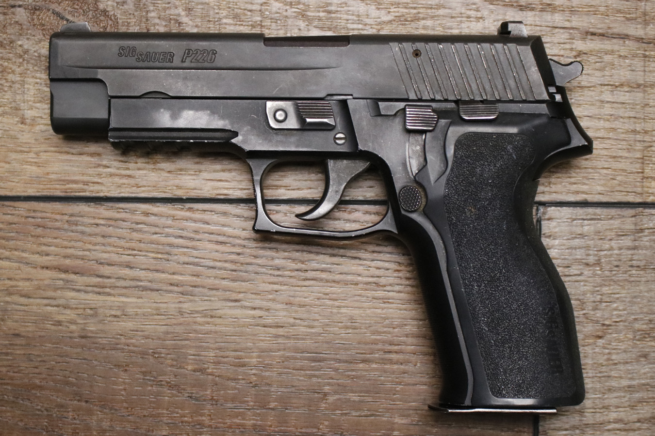 SIG SAUER P226 40 S&W Used Police Trade-Ins with with Rail